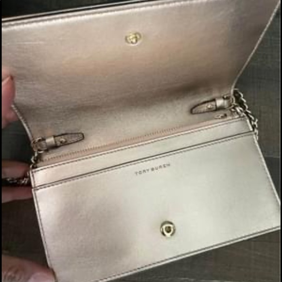New Tory Burch ๐ crossbody/ wallet inside - Picture 4 of 11